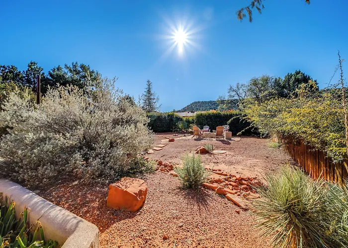 Red Rock Mtn View & Fire Pit: Home! Holiday home