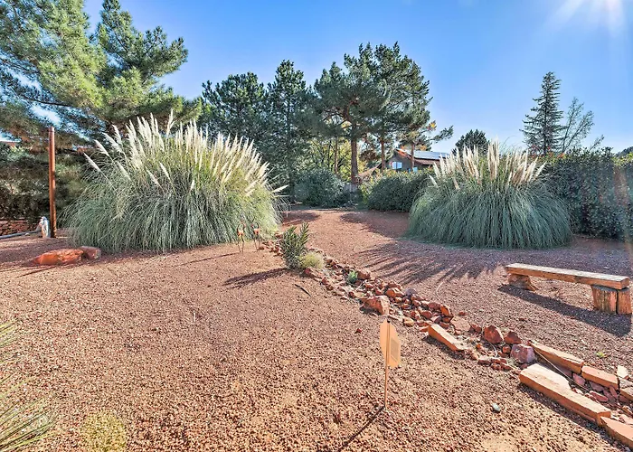 Red Rock Mtn View & Fire Pit: Home! Holiday home